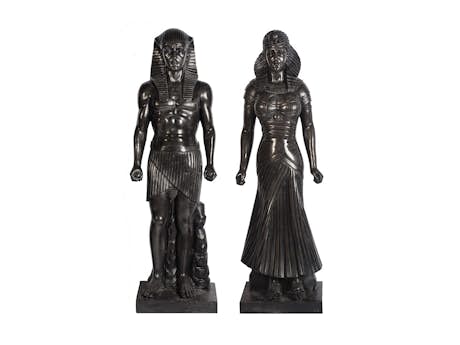 Paar ägyptisierende Figuren